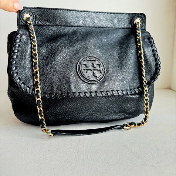 Tory Burch Handbags - Tory Burch Black Leather Chain Strap Marion Saddle Bag